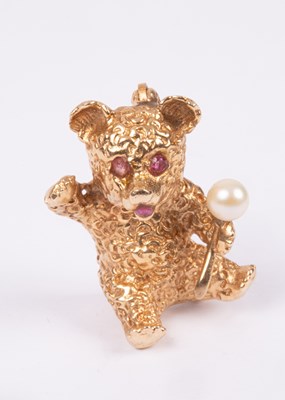Lot 78 - A novelty 14k yellow gold brooch