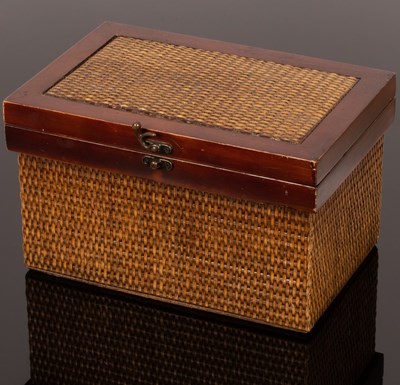 Lot 51 - A quantity of costume jewellery including...