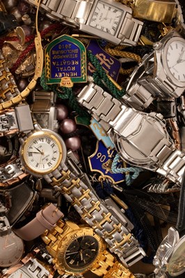 Lot 6 - A large quantity of costume jewellery, sundry...