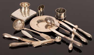 Lot 62 - A quantity of Victorian and later silver, to...