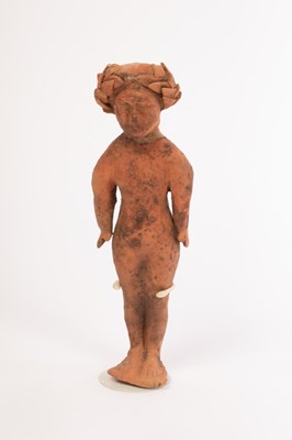 Lot 9 - A Roman terracotta figure of a lady, 2nd-3rd...