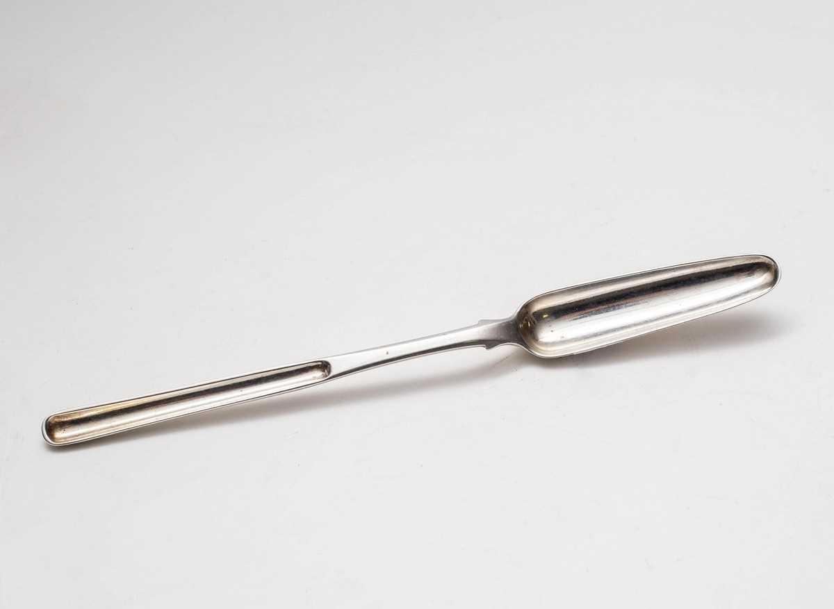 Lot 14 - A George III silver marrow scoop, makers mark...