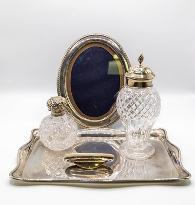 Lot 52 - A silver tray, Birmingham 1914, with wavy...