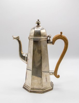 Lot 68 - An 18th Century style Britannia standard...