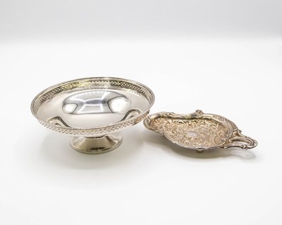 Lot 83 - A silver pedestal sweetmeat dish, Walker &...