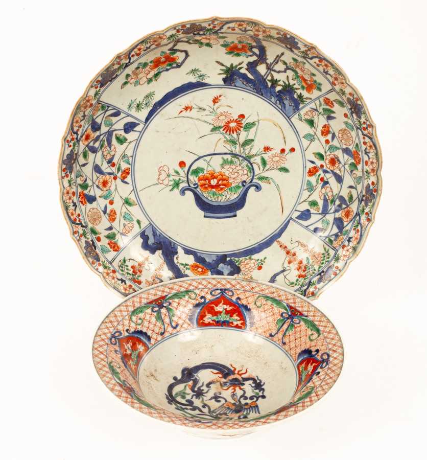 Lot 75 - A Japanese Imari dish, Meiji period, painted...