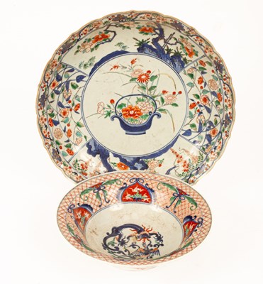 Lot 75 - A Japanese Imari dish, Meiji period, painted...
