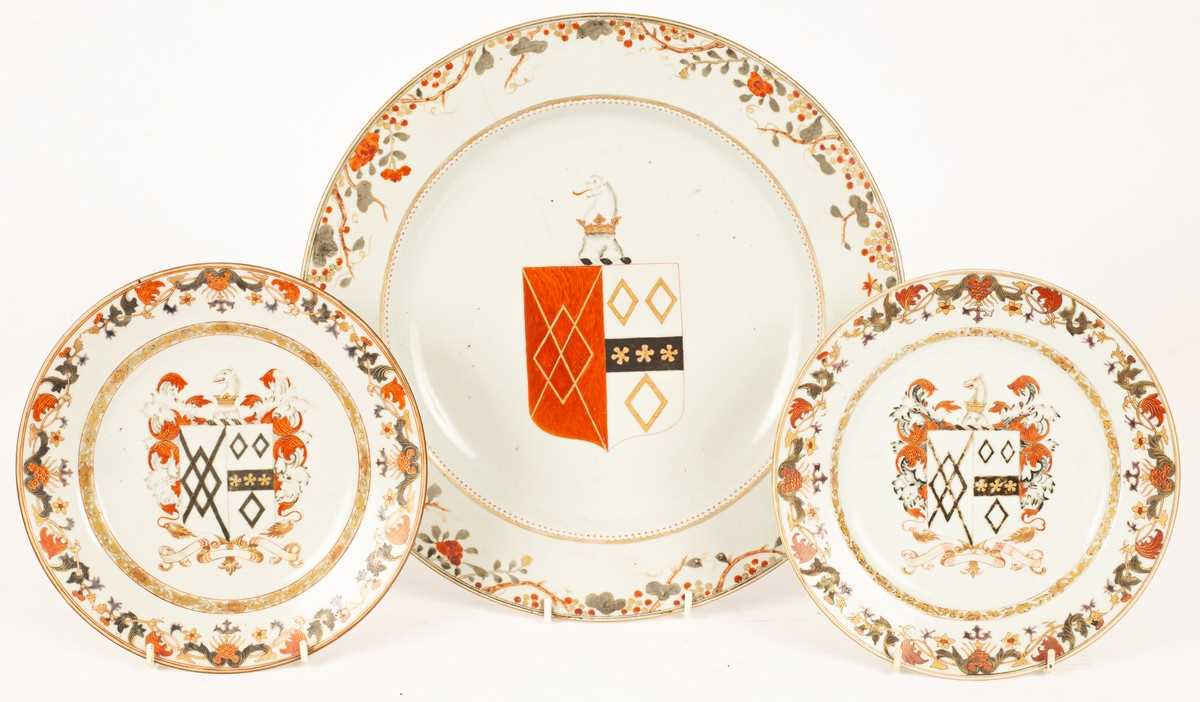 Lot 84 - A Chinese export armorial charger, 34.5cm...