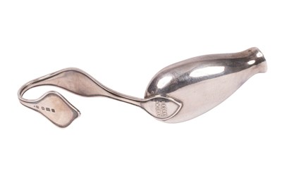 Lot 25 - An Edwardian silver medicine spoon, Levi &...