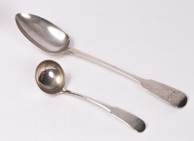 Lot 74 - A Scottish silver oar pattern toddy ladle,...
