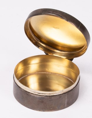 Lot 76 - A silver and blue enamel round trinket box,...