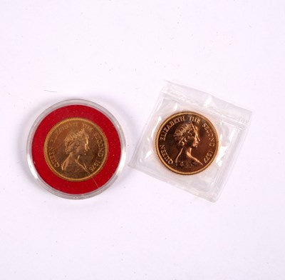 Lot 6 - A Hong Kong $1000 gold coin for the Year of...