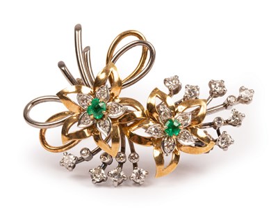 Lot 17 - An early 20th Century emerald and diamond...