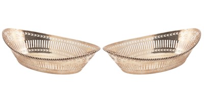 Lot 160 - A pair of silver baskets, Goldsmith &...