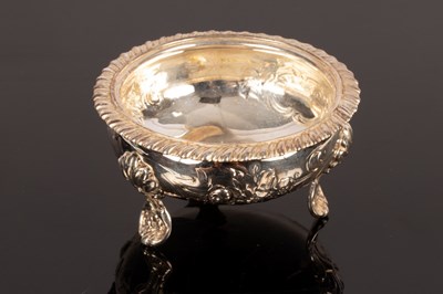 Lot 30 - A William IV circular silver salt, Richard...