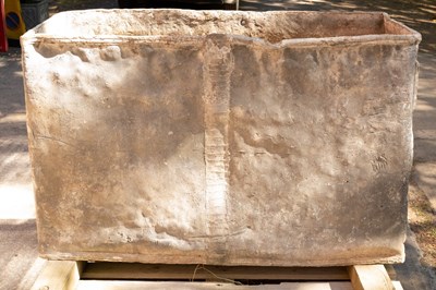Lot 1100 - A William and Mary rectangular lead cistern,...