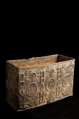 Lot 1100 - A William and Mary rectangular lead cistern,...