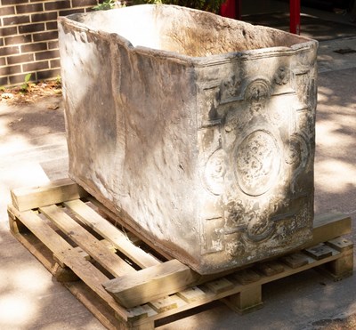 Lot 1100 - A William and Mary rectangular lead cistern,...