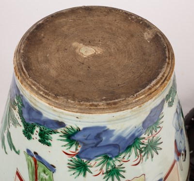 Lot 30 - A wucai jar and cover of baluster form