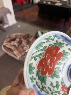 Lot 30 - A wucai jar and cover of baluster form