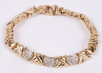 Lot 88 - A 14K gold bracelet