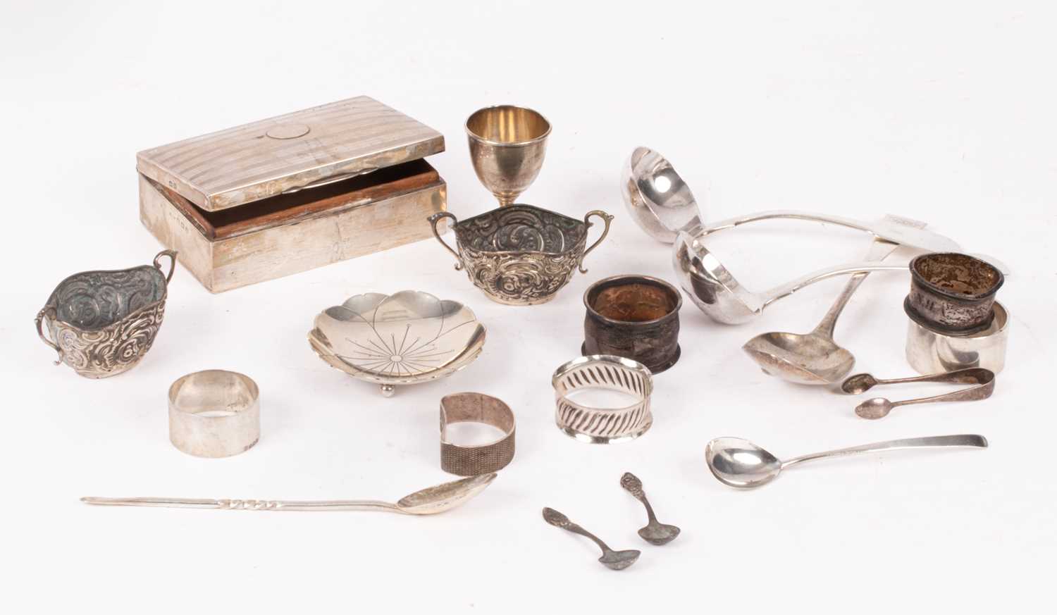 Lot 46 - Sundry silver