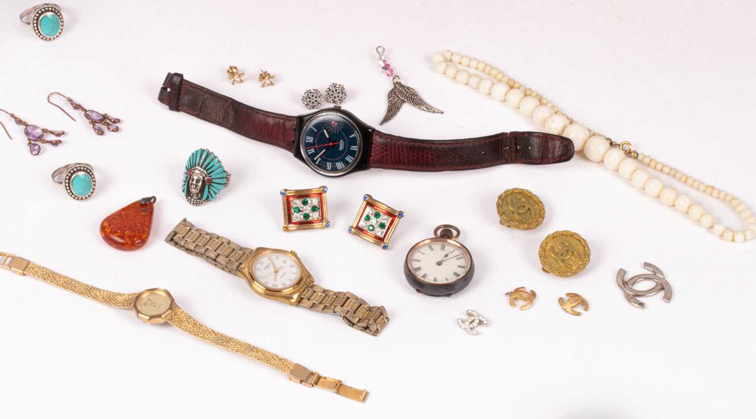 Lot 84 - A quantity of costume jewellery