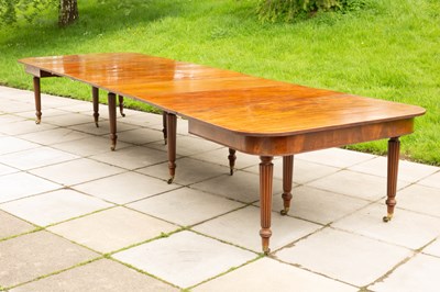 Lot 354 - A Regency mahogany extending dining table