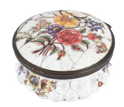 Lot 94 - A South Staffordshire enamel snuff box
