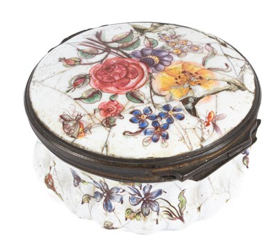 Lot 94 - A South Staffordshire enamel snuff box