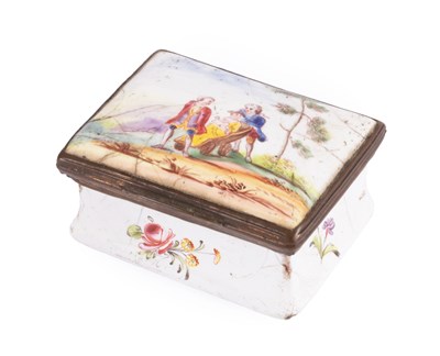Lot 93 - A South Staffordshire enamel snuff box