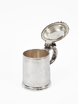 Lot 6 - A Queen Anne plain cylindrical silver tankard