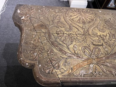 Lot 229 - A George II gilt gesso serpentine eagle console table
