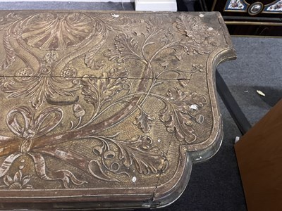 Lot 229 - A George II gilt gesso serpentine eagle console table