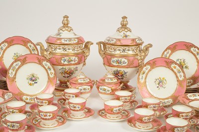 Lot 34 - A Coalport (Coalbrookdale) Sèvres style pattern pink-ground dessert service