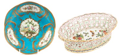 Lot 38 - A Sèvres style bowl
