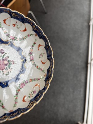 Lot 21 - A set of five Chinese famille rose teacups and six saucers