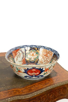 Lot 90 - A Japanese Imari deep bowl