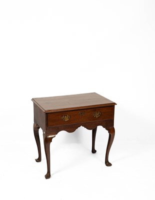 Lot 522 - An 18th Century mahogany lowboy