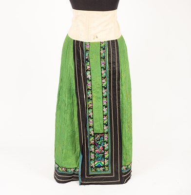 Lot 137 - A Chinese silk wedding skirt