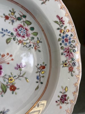 Lot 18 - A pair of Chinese famille rose shallow bowls