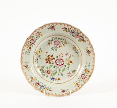 Lot 18 - A pair of Chinese famille rose shallow bowls