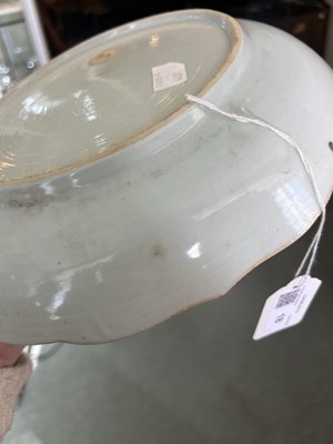 Lot 18 - A pair of Chinese famille rose shallow bowls