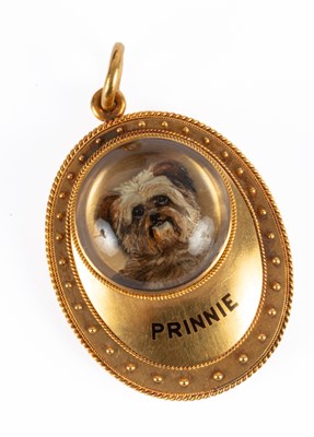 Lot 156 - A Victorian Essex crystal pendant locket