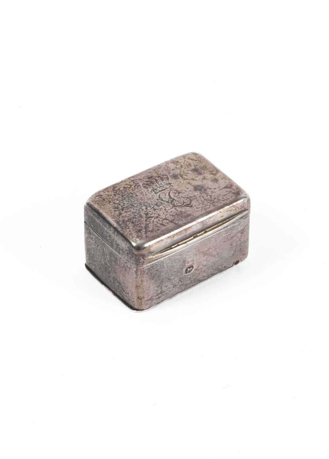 Lot 10 - A George III silver nutmeg grater