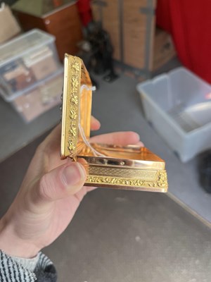 Lot 343 - Royal Interest: A French gold and diamond royal presentation portrait snuffbox