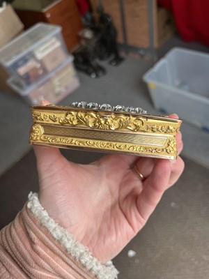 Lot 343 - Royal Interest: A French gold and diamond royal presentation portrait snuffbox