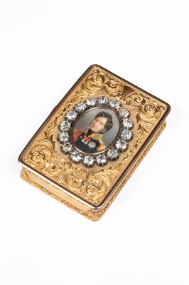 Lot 343 - Royal Interest: A French gold and diamond royal presentation portrait snuffbox