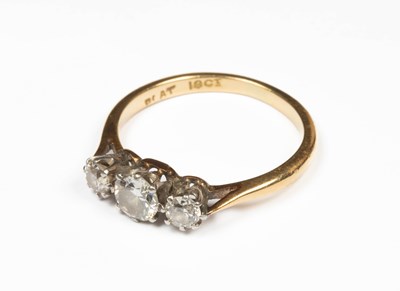 Lot 375 - A three-stone diamond ring