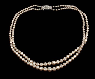 Lot 13 - A Rosita double strand of graduated simulated pearls